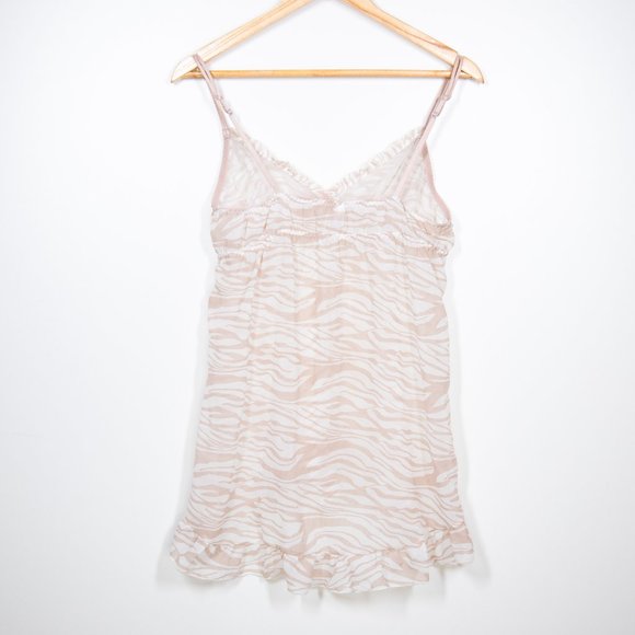 Dainty blush pink sheer nightie in animal print - Picture 8 of 11